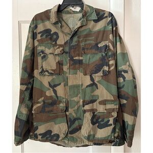 Military uniform camouflage shirt / field jacket ~ sz Medium